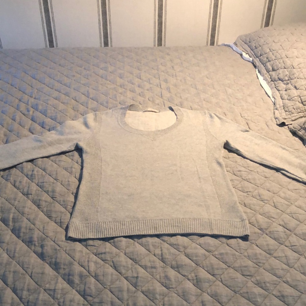 Cashmere Raffi sweater in very good condition.